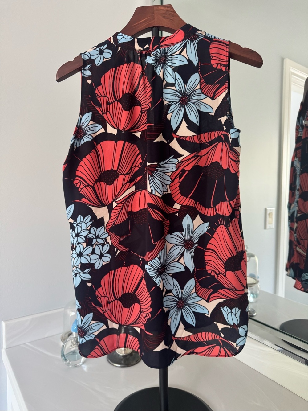 LOFT Black Floral Sleeveless Blouse with Red and Light Blue Flowers - Picture 4 of 7